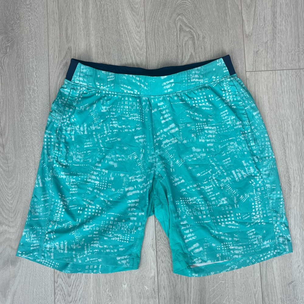 Lululemon men’s shorts! Size L!